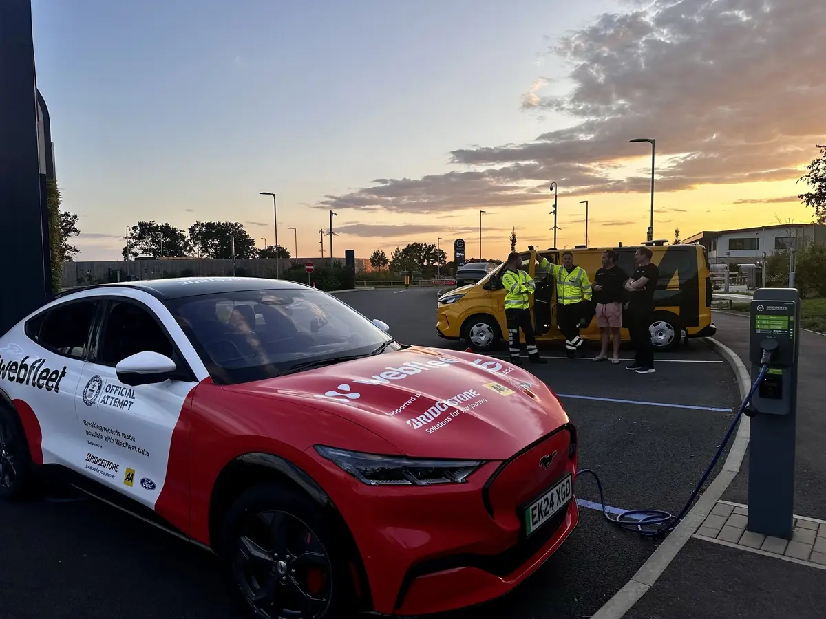 Quelle voiture électrique a battu le record d'autonomie en une charge ? (indice: c'est un SUV!)