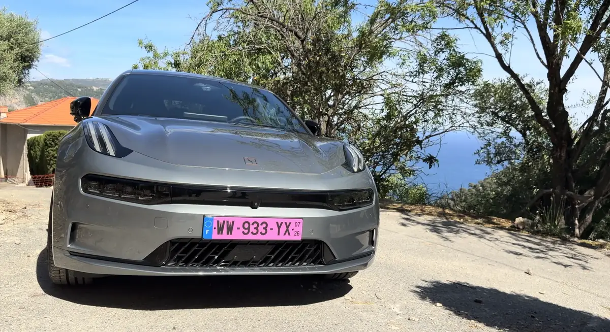 On essaie toutes les Zeekr, la marque chinoise de luxe qui d&eacute;barque en France&nbsp;!