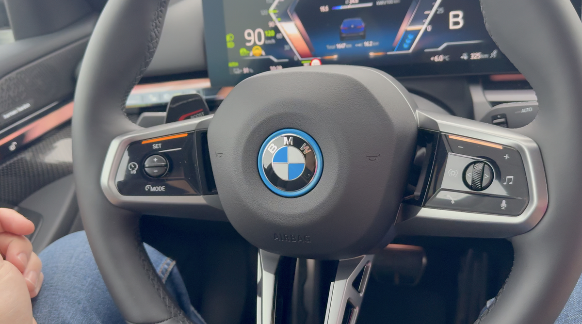 La Pologne ou la Panne ? Road-trip en voiture électrique avec la BMW i5 (et gastronomie)