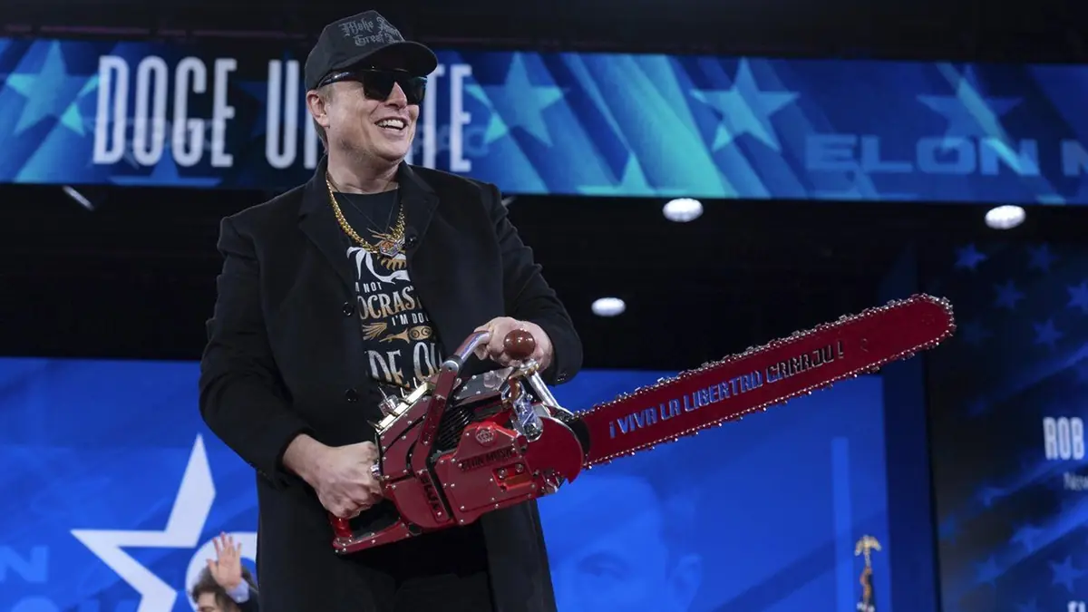 Elon Musk aime bien les tron&ccedil;onneuses&nbsp;!
