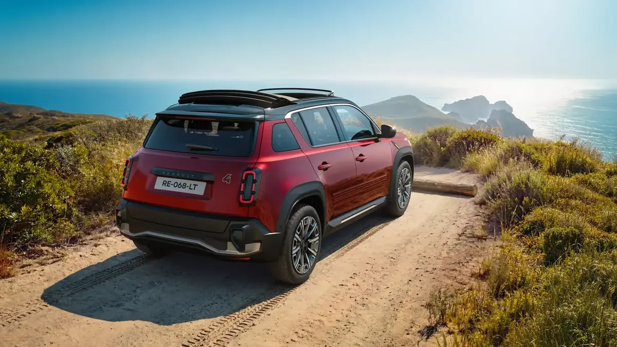 Renault 4 E-Tech Plein Sud&nbsp;: la version &agrave; toit en toile dispo &agrave; partir de 31 110 euros