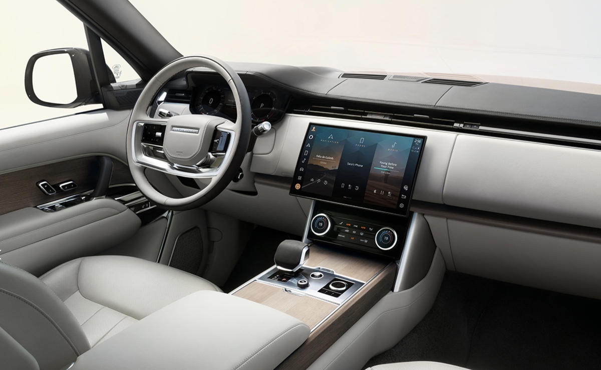 Tablette, charge rapide et autonomie électrique record pour le nouveau Range Rover