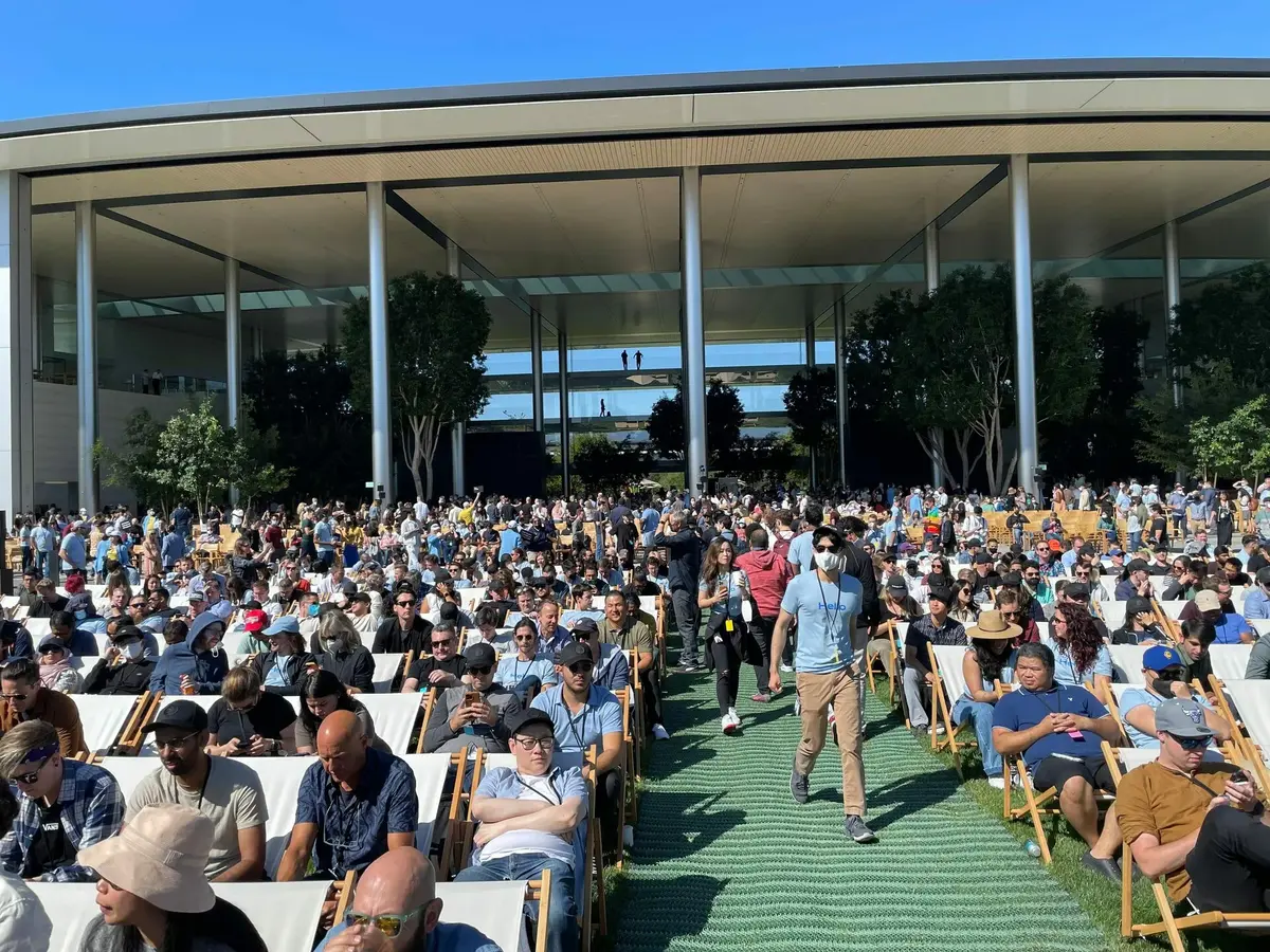 Quelques photos et vidéos exclusives d'Apple Park durant la WWDC 2022