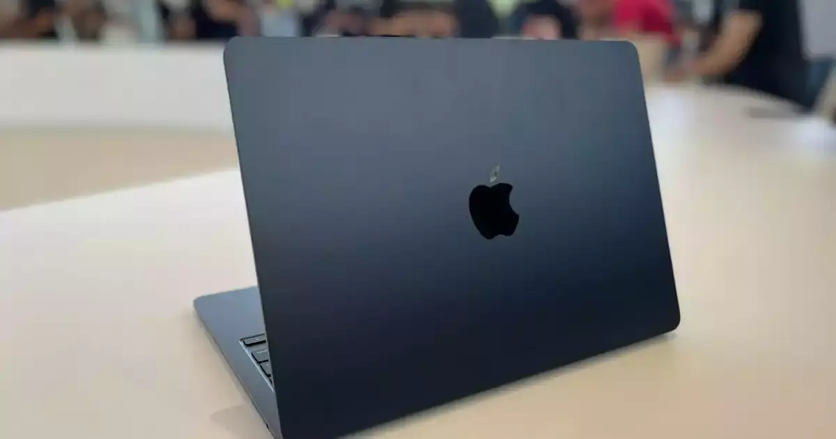 Sans surprise, le MacBook Air M2 fait jeu égal avec le MacBook Pro M2