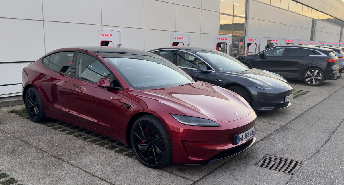 Essai Tesla Model 3 Performance 2024-2025 : la berline sportive électrique idéale ?