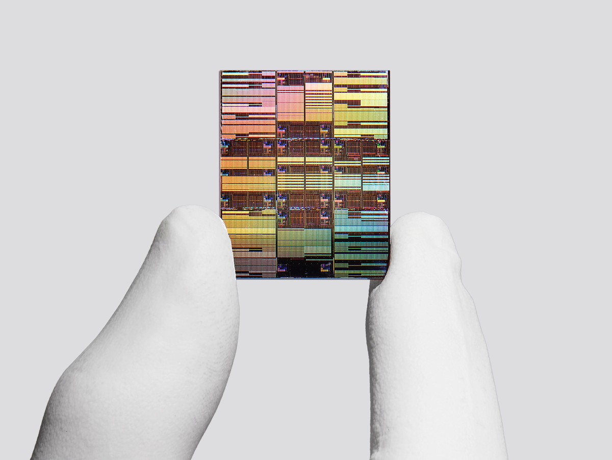 IBM passe sous le nanomètre : sa puce à 0,7 nm entasse 100 milliards de transistors