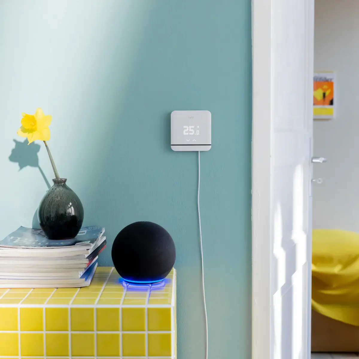 C'est par la barre noire en bas du boitier que le signal infrarouge passe.