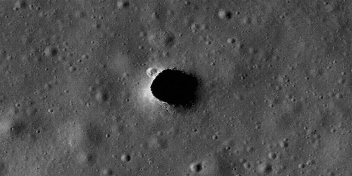 Mais c'est quoi ce trou &agrave; la surface la lune&nbsp;?