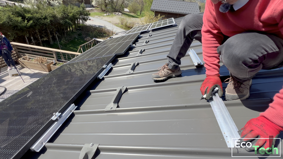 Installation de panneaux solaires Sunethic T800 sur un toit bac acier ! (+ Code promo )