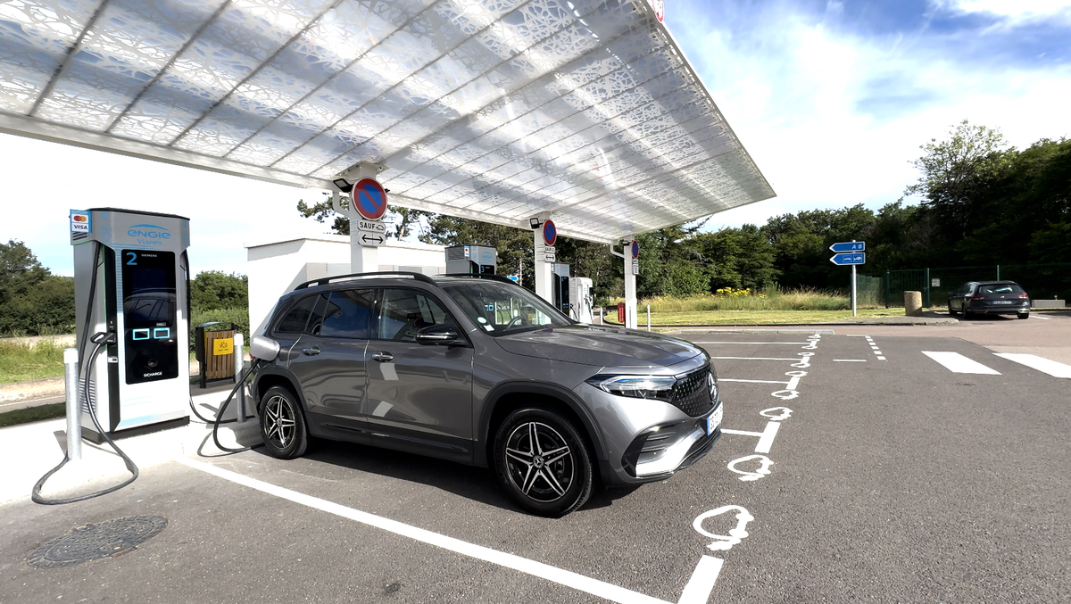 Les files d'attente aux bornes de recharge sont désormais réalité pendant les vacances