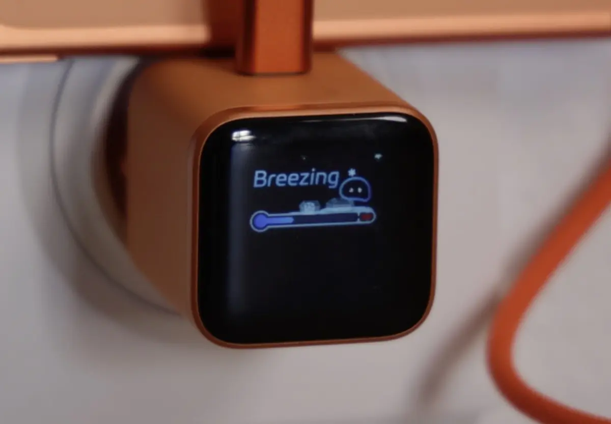 Test du chargeur Anker Nano 45W orange&nbsp;: un &eacute;cran mignon, de la charge "froide", id&eacute;al pour voyager