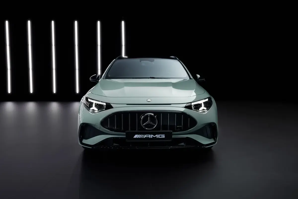 L'AMG CLA 45 passe &agrave; l'&eacute;lectrique avec 680 chevaux, et simule un moteur thermique