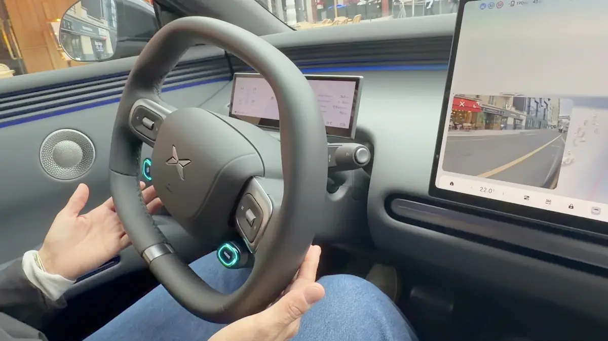 XPeng a-t-il d&eacute;j&agrave; rattrap&eacute; le FSD de Tesla&nbsp;? On a test&eacute; le NGP dans la chaos parisien&nbsp;!
