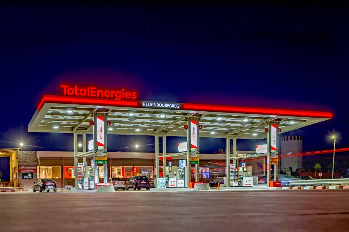 TotalEnergies menace d'arr&ecirc;ter le plafonnement de son carburant en cas de surtaxe