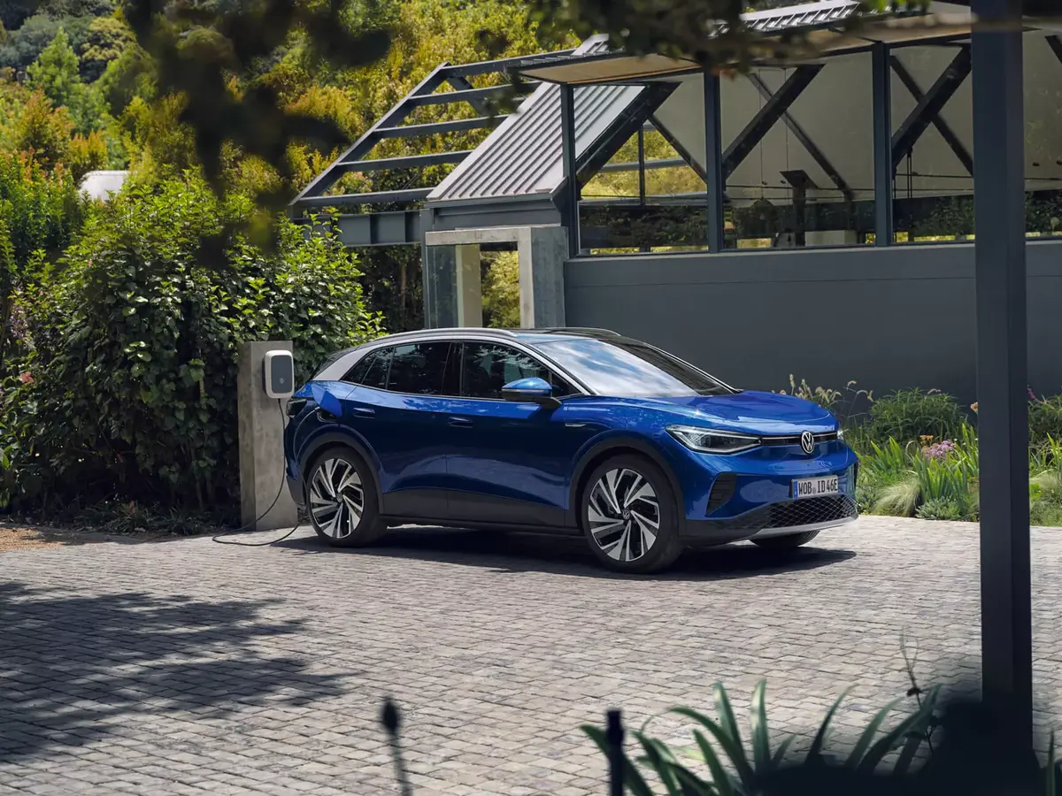 Comment Volkswagen va installer 150 stations de charge en 1 an avec Electrify France