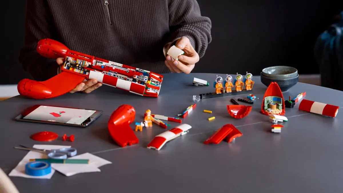 LEGO d&eacute;voile la fus&eacute;e de Tintin, et son prix va vous envoyer sur la lune