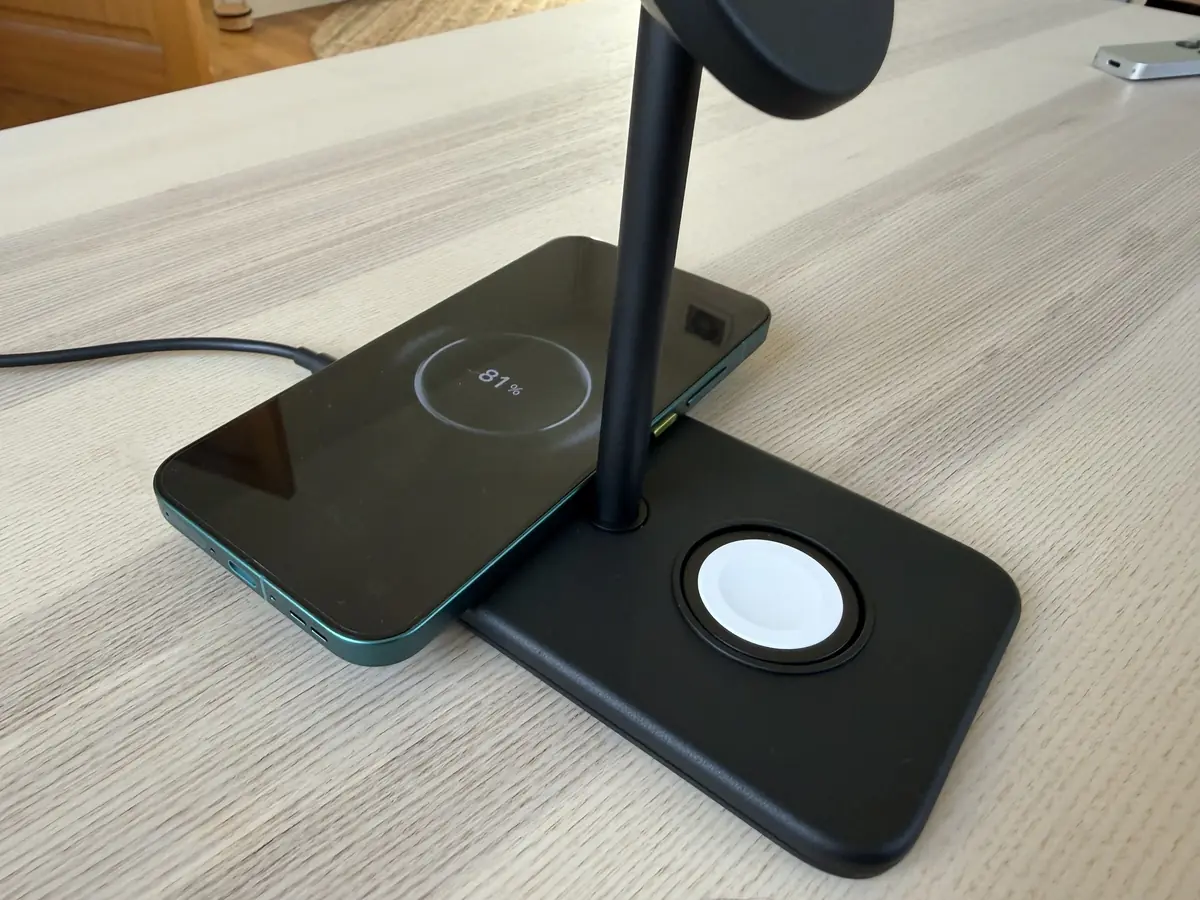 Aucun problème pour charger un second téléphone, ici un Android