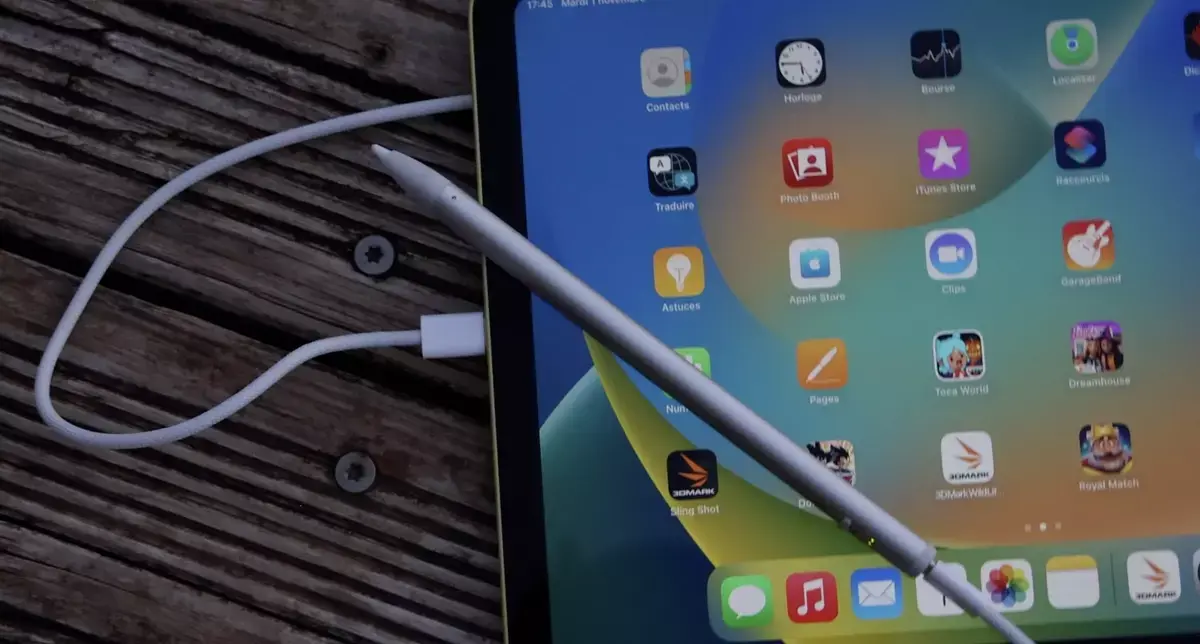 On a enfin reçu (l'aberrant) adaptateur Lightning/USB de l'iPad 10 et de l'Apple Pencil