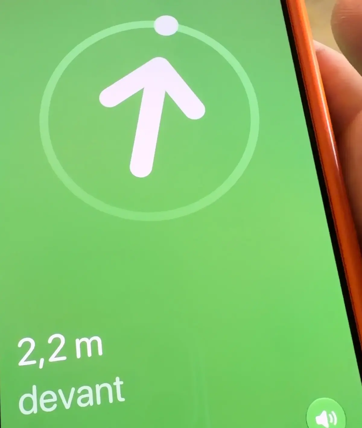 Test comparatif&nbsp;: Chipolo ou AirTag&nbsp;? 5 raisons d'oublier le traqueur d'Apple