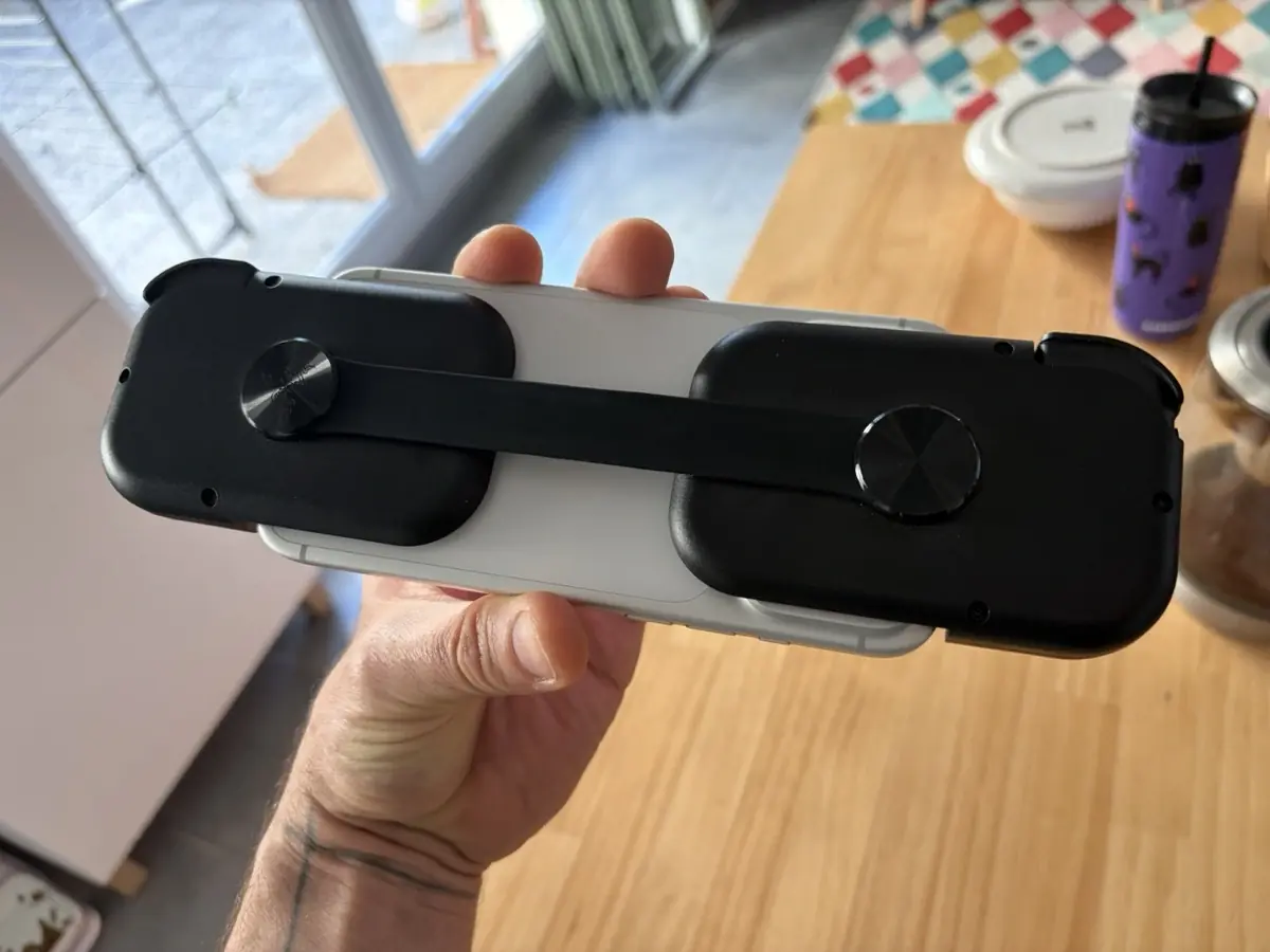 Test de la Razer Prio&nbsp;: la manette pliable qu'on a vraiment envie d'emporter partout