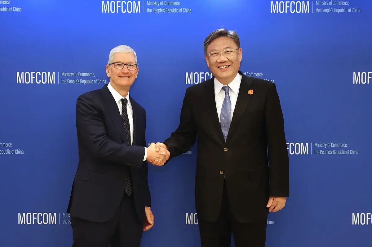 Tim Cook et le ministre du commerce chinois