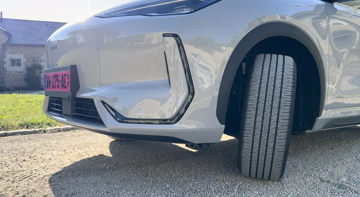 Essai Geely E5&nbsp;: une bonne le&ccedil;on de "premium" &agrave; Volkswagen et Stellantis&nbsp;!