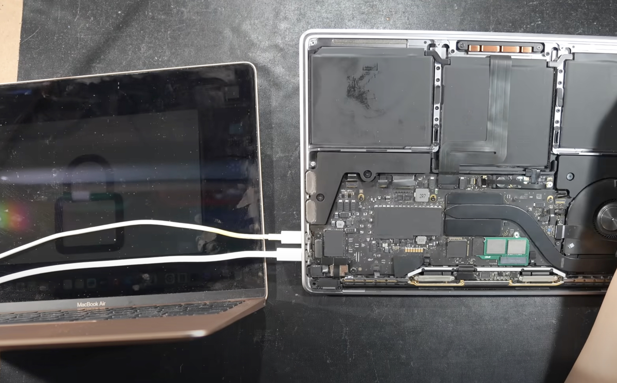 Un YouTubeur réussit à remplacer le SSD de son MacBook Pro M1