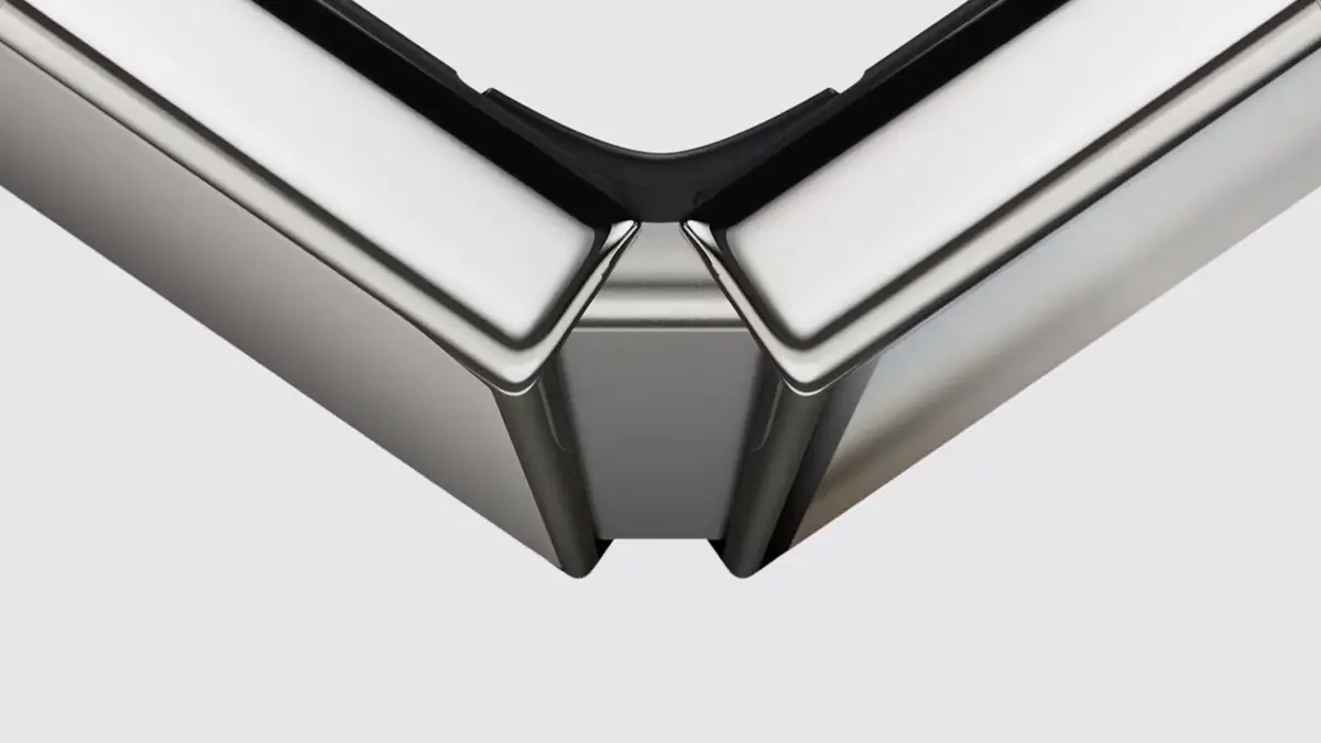 L'iPhone Duo r&eacute;siste &agrave; la poussi&egrave;re et &agrave; l&rsquo;eau avec une certification IP68