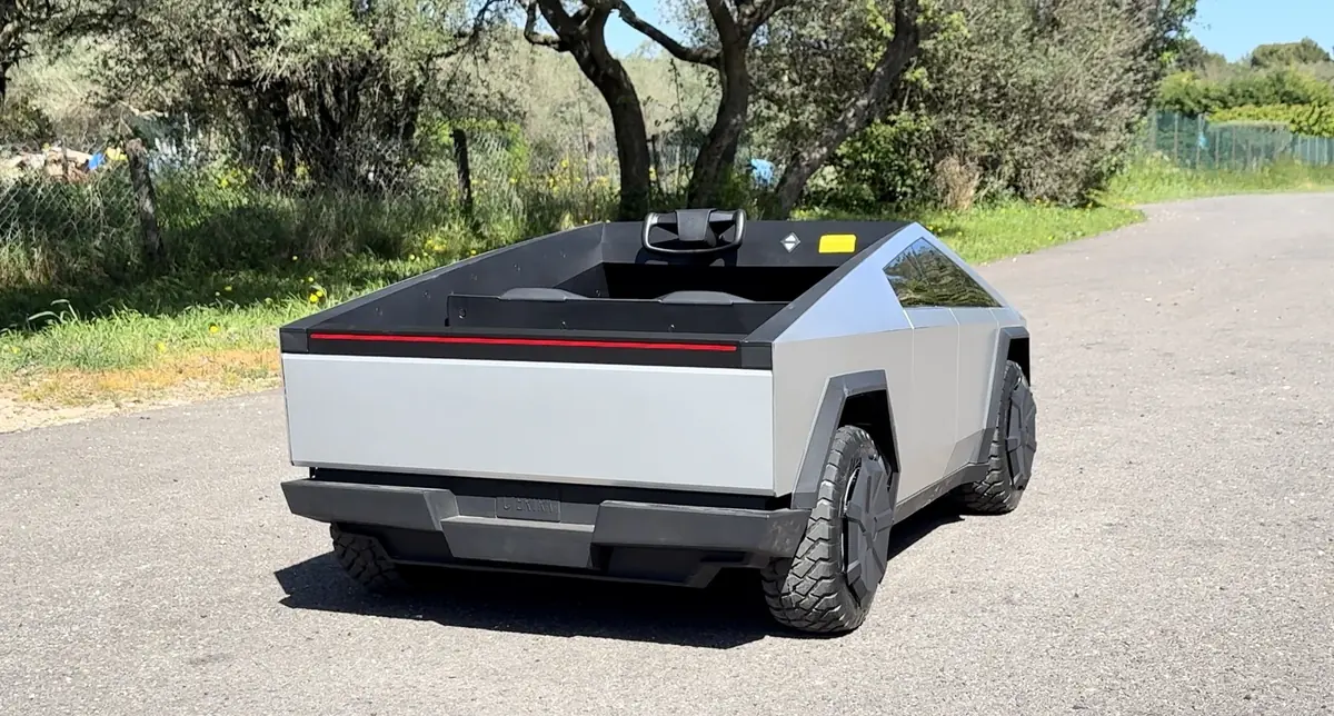Test du Tesla Cybertruck pour enfants... par des enfants (vid&eacute;o)