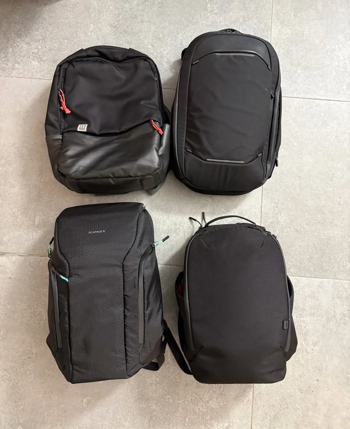 Une partie de ma collection de sac &agrave; dos, l'AirPack est en bas &agrave; gauche.