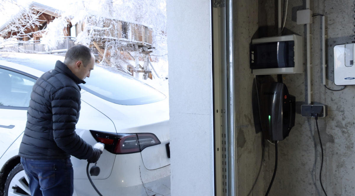 Test et installation de la borne de recharge BENY avec délestage pour voiture électrique