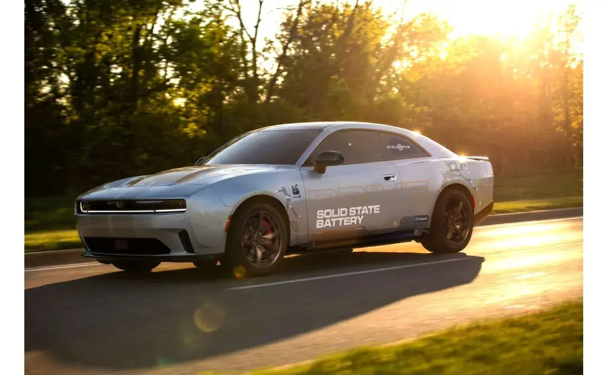 Stellantis fait rouler sa premi&egrave;re batterie solide&nbsp;: 18 minutes pour charger &agrave; 90%