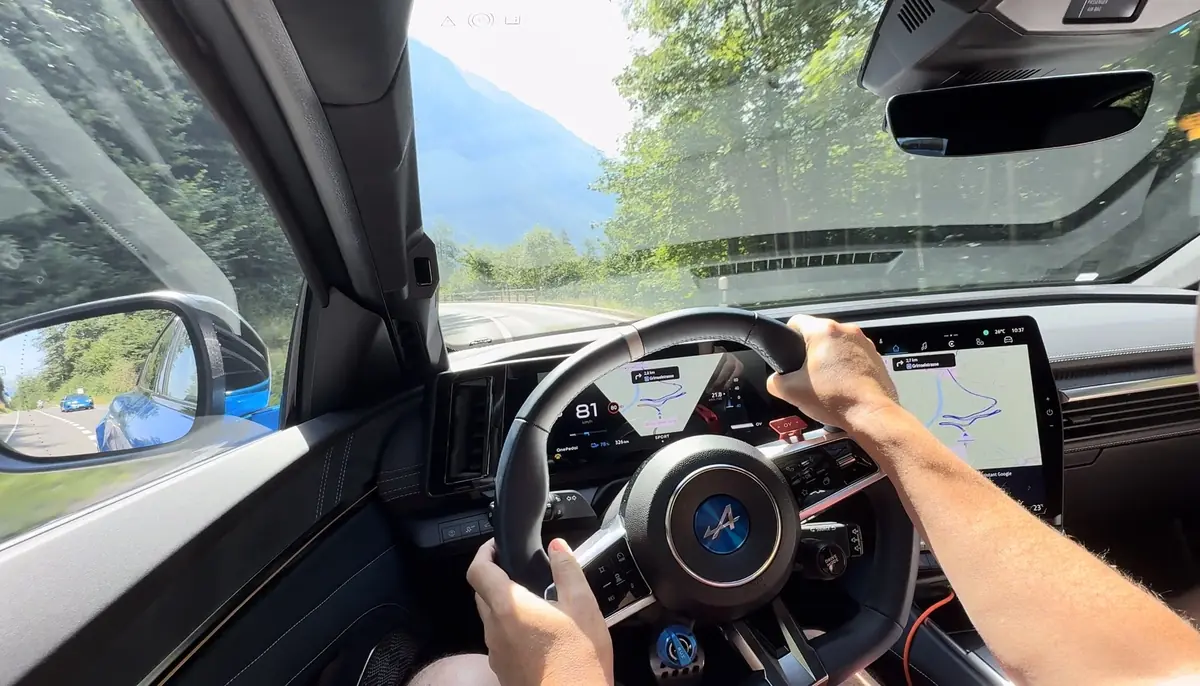 Mon premier trajet en Alpine A390 GT (vid&eacute;o avec Simplement Julien)