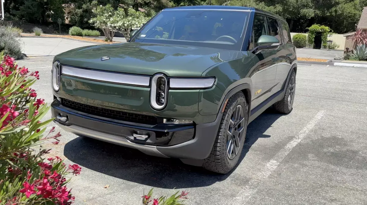 Elon Musk veut vous surveiller, Jeep Recon, Rivian prometteur, Taycan et Aryia 4x4, Xiaomi Modena