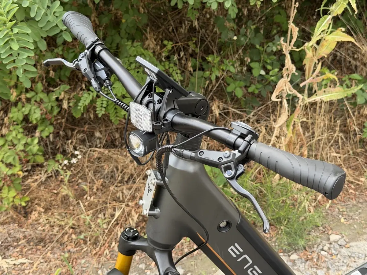 Test du Engwe E26 3.0 Pro&nbsp;: un v&eacute;lo &eacute;lectrique confortable pour la ville et les chemins