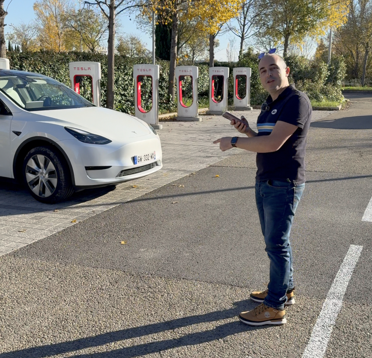 Les Tesla autorisées à vous rejoindre sur un parking : on a testé !