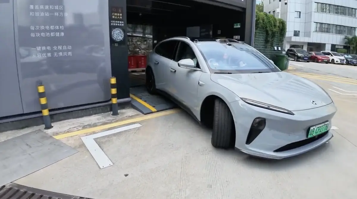 3mn pour charger sa voiture&nbsp;? J'ai test&eacute; le "Swap" de batterie en Chine&nbsp;: finalement, pas si mal&nbsp;?