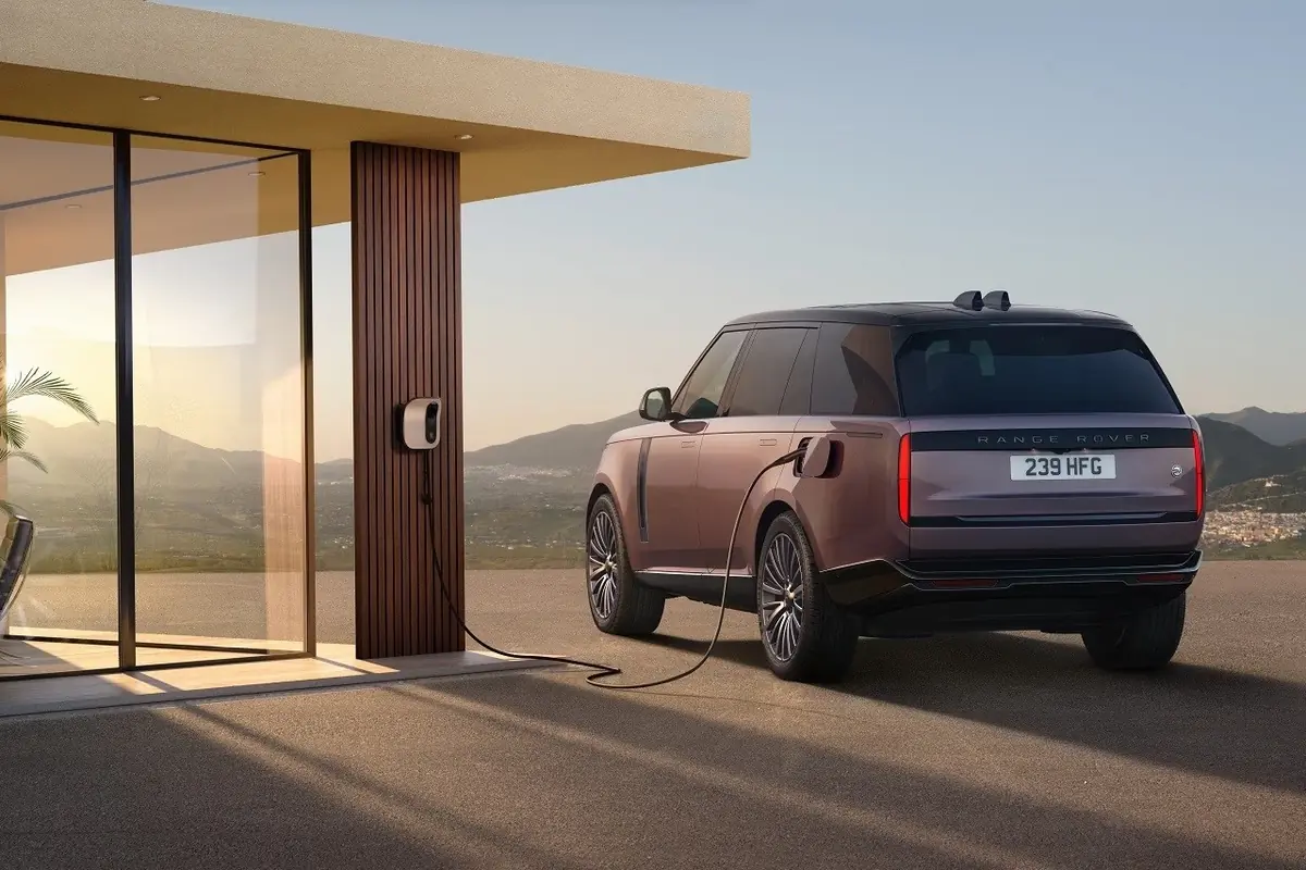 Range Rover Electric&nbsp;: jusqu'&agrave; 611 km d'autonomie, 350 kW en charge pour 161 500 euros