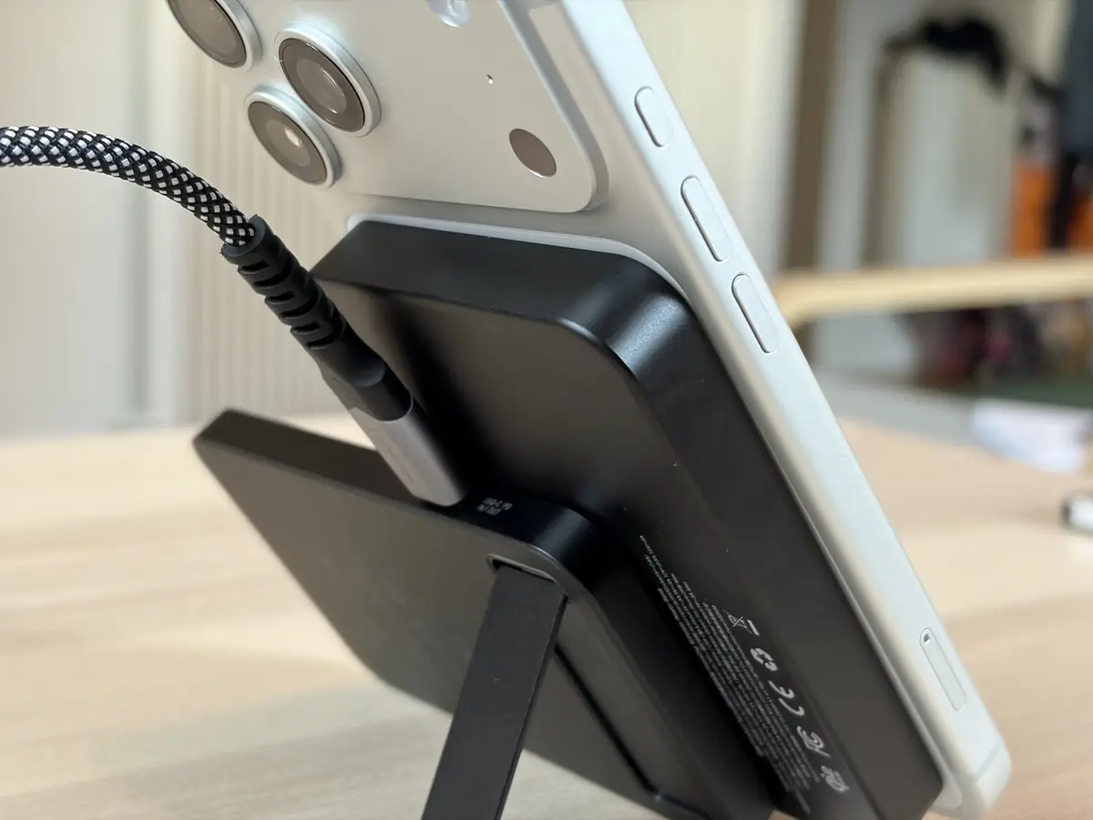 Test de la Kuxiu K1 Ultra : la batterie Qi2.2 de 25W qui fait tout