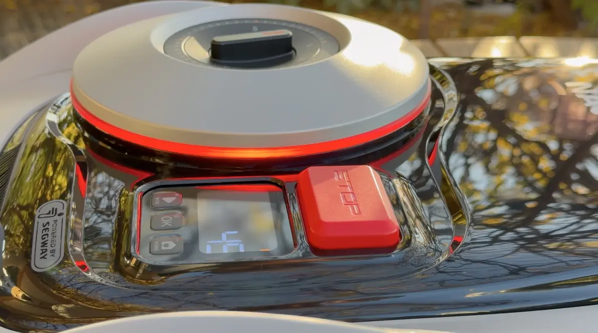 Test du robot-tondeuse Segway-Navimow i105 à 649€ : le BON PLAN pour le BLACK FRIDAY !