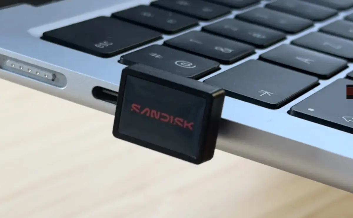 Petit test de la clef SANDISK Extreme Fit&nbsp;: 1To &agrave; accrocher dans l'USB C du MacBook&nbsp;!