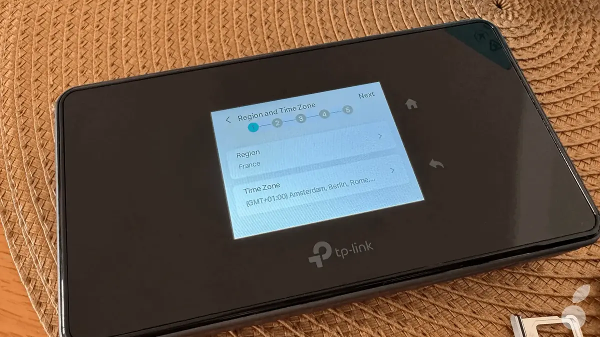 Test du TP-Link M8550&nbsp;: un routeur de poche 5G WiFI 6E pour les pros ou les voyageurs