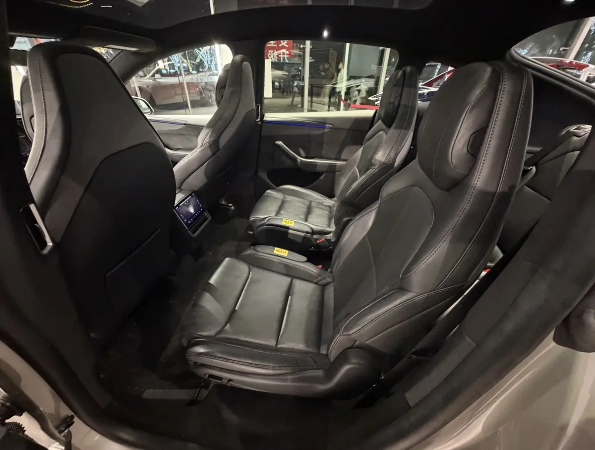 J&rsquo;ai enfin vu le Tesla Model Y L 6 places, parfait pour les familles&nbsp;? (vid&eacute;o)