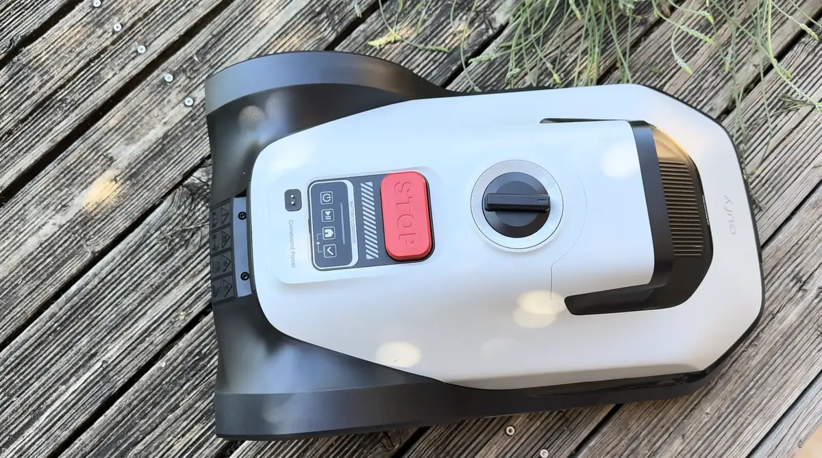 Test Eufy C15&nbsp;: le premier robot-tondeuse d&rsquo;Anker peut-il convaincre&nbsp;?
