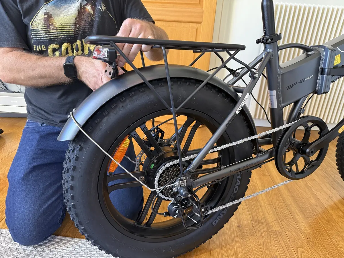 Le montage se fait sans mal, mais à deux c'est mieux