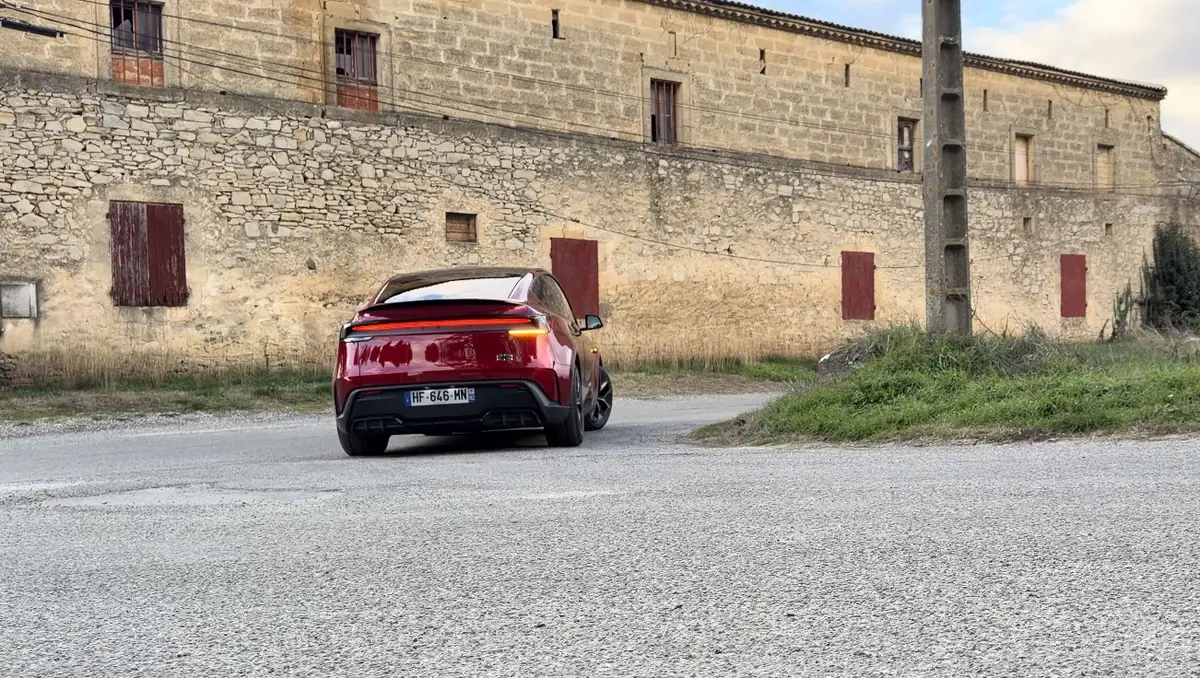 Essai v&eacute;rit&eacute; du Tesla Model Y Performance 2026&nbsp;: et si c'&eacute;tait la meilleure version&nbsp;?