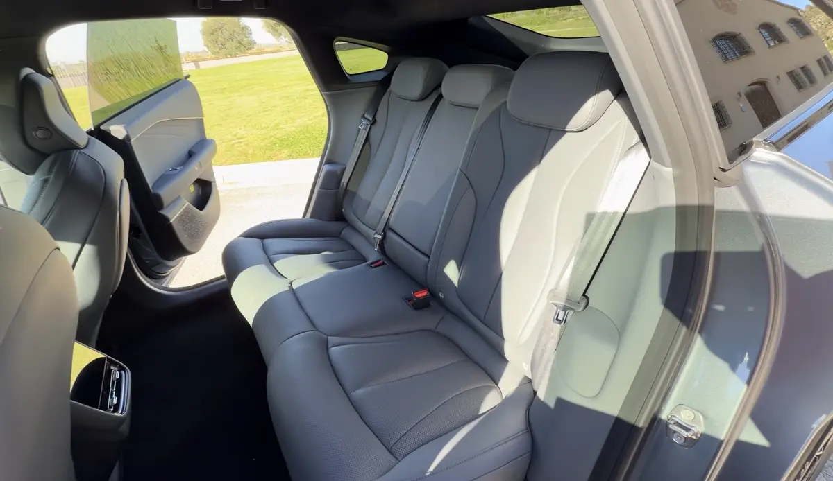 Essai XPeng P7+&nbsp;: le luxe et la charge en 12mn &agrave; partir de 45 990&euro;