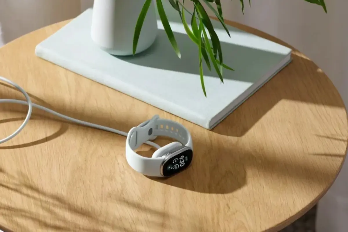 Fitbit Edge&nbsp;: tension, ECG et une semaine d'autonomie, mais tout passe par l'abonnement