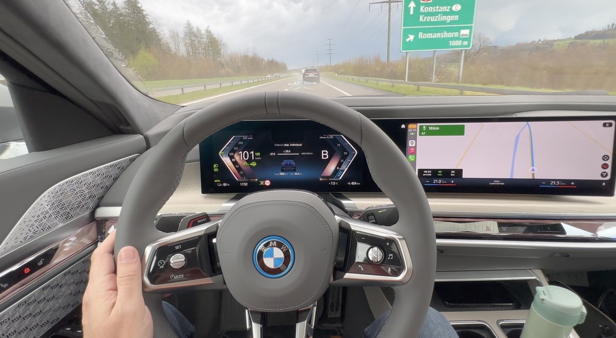 Essai BMW i7 : PS5, écran 8K, CarKey... plus techno que Tesla ?