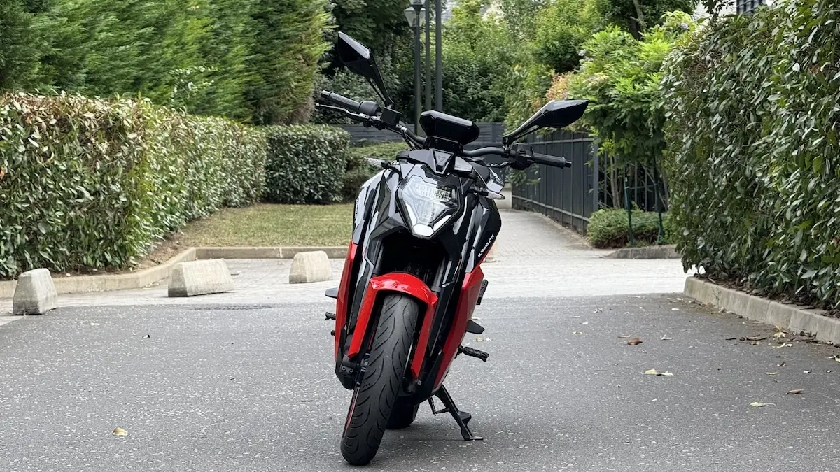 Essai Ultraviolette F77 Mach 2, une moto &eacute;lectrique convaincante mais pas sans d&eacute;fauts